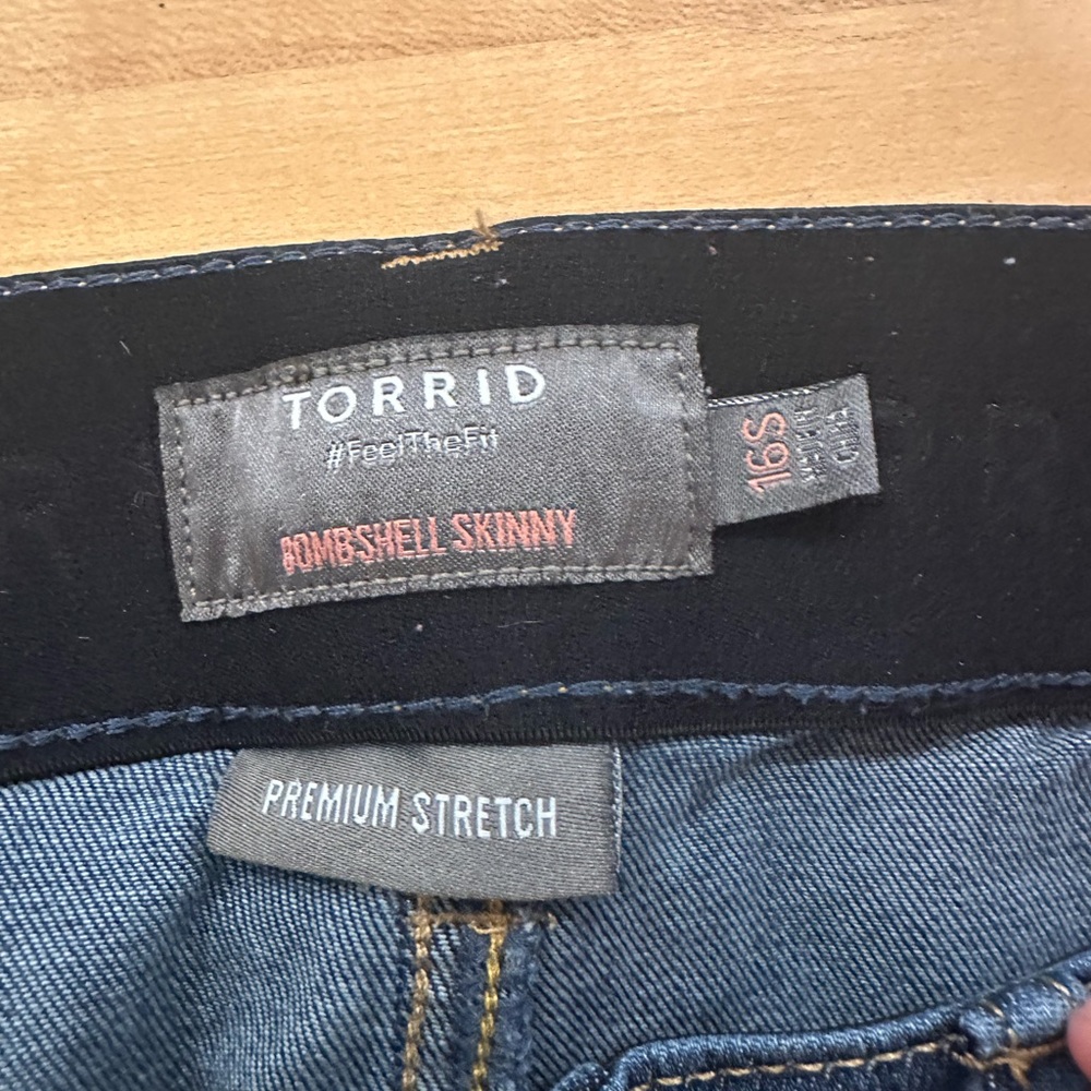 Torrid bombshell skinny jeans, size 16 short